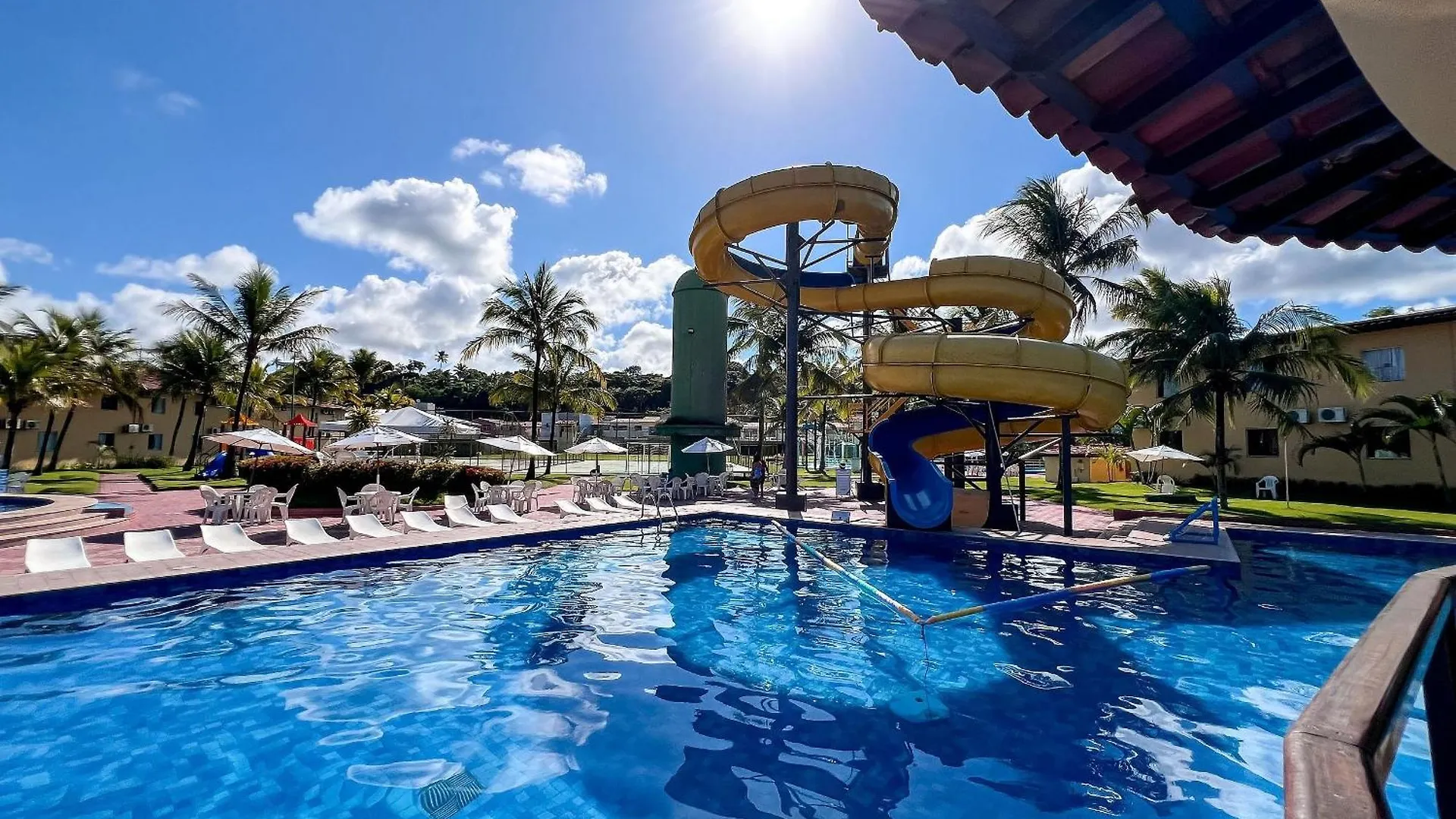 Suiite Com Ar Condicionado, Frigobar E Mesa Para Trabalho. Localizada No Hotel Porto Belo Park, Com Parque Aquatico Porto Seguro Brasil