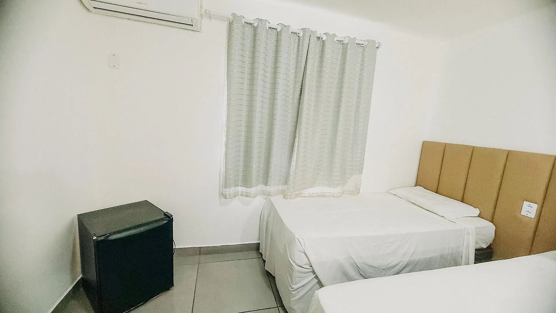 Suiite Com Ar Condicionado, Frigobar E Mesa Para Trabalho. Localizada No Hotel Porto Belo Park, Com Parque Aquatico Porto Seguro Brasil